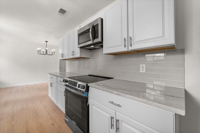 2600 Woodlawn Drive, Ennis, TX 75119