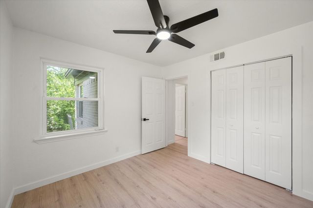 2600 Woodlawn Drive, Ennis, TX 75119
