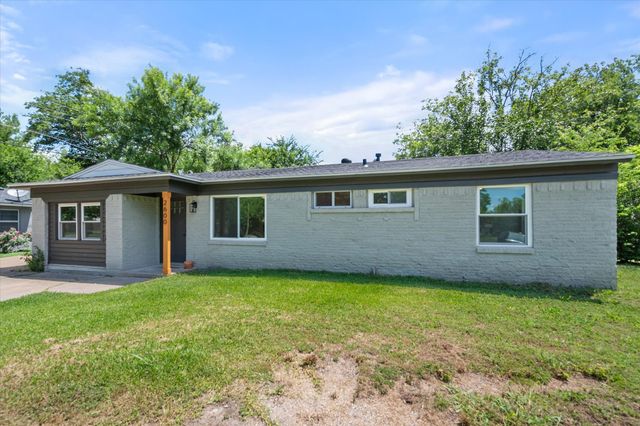 2600 Woodlawn Drive, Ennis, TX 75119