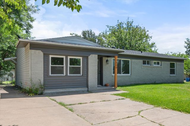 2600 Woodlawn Drive, Ennis, TX 75119