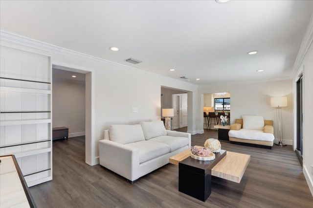 4410 NE 24TH Avenue, Lighthouse Point, FL 33064