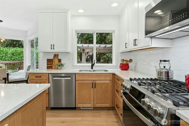 2409 237th Court NE, Sammamish, WA 98074