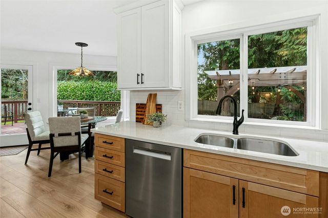 2409 237th Court NE, Sammamish, WA 98074