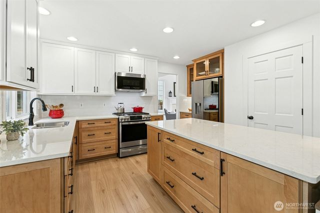 2409 237th Court NE, Sammamish, WA 98074