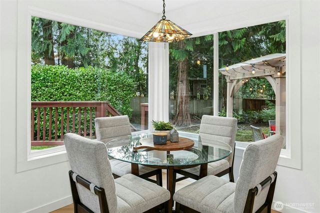 2409 237th Court NE, Sammamish, WA 98074