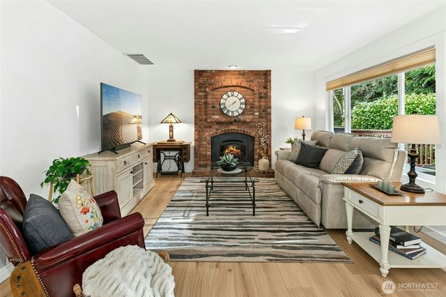 2409 237th Court NE, Sammamish, WA 98074