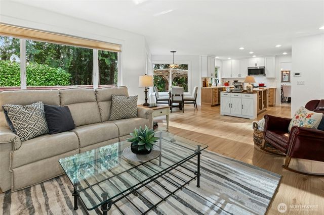 2409 237th Court NE, Sammamish, WA 98074