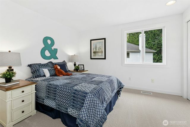 2409 237th Court NE, Sammamish, WA 98074