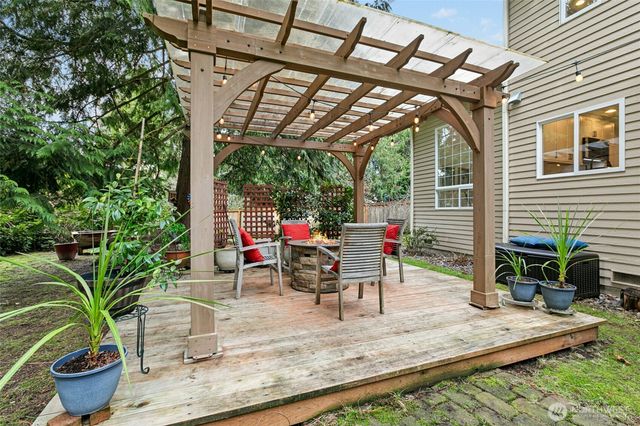 2409 237th Court NE, Sammamish, WA 98074