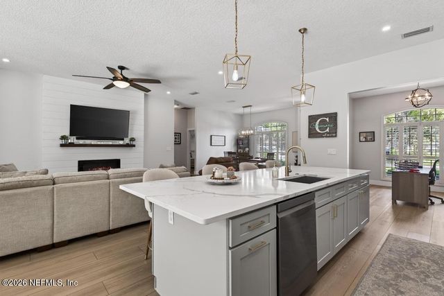 1770 RISING OAKS Drive, Jacksonville, FL 32223
