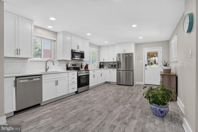 5010 GAINSBOROUGH DR, Fairfax, VA 22032