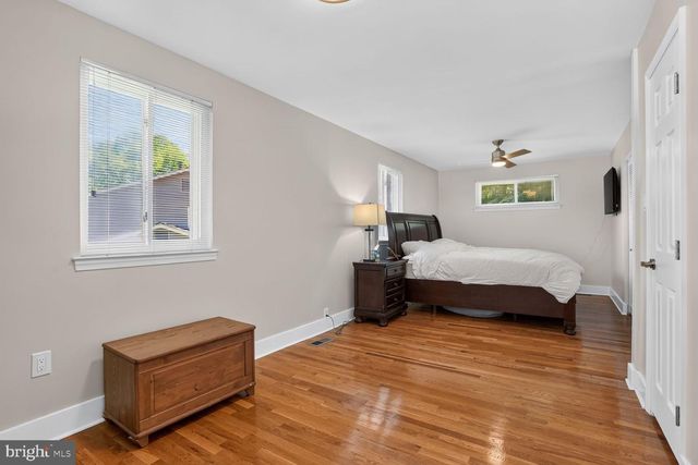5010 GAINSBOROUGH DR, Fairfax, VA 22032