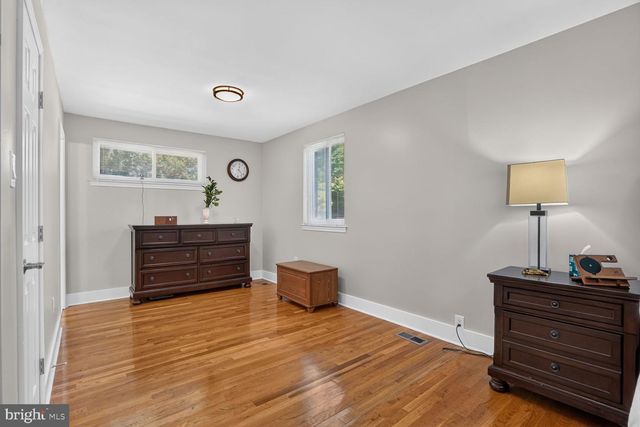 5010 GAINSBOROUGH DR, Fairfax, VA 22032