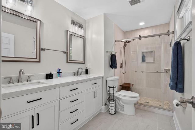 5010 GAINSBOROUGH DR, Fairfax, VA 22032