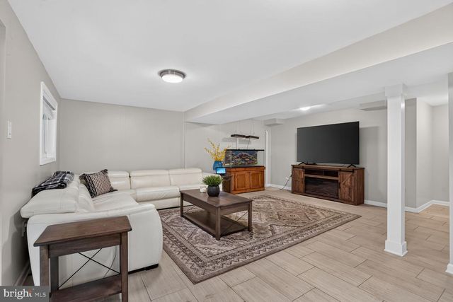 5010 GAINSBOROUGH DR, Fairfax, VA 22032