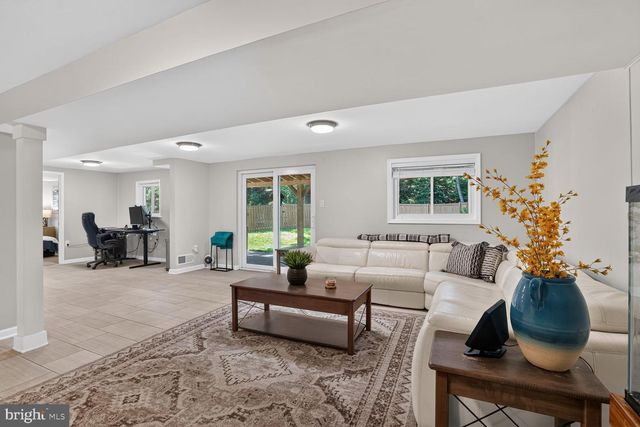 5010 GAINSBOROUGH DR, Fairfax, VA 22032