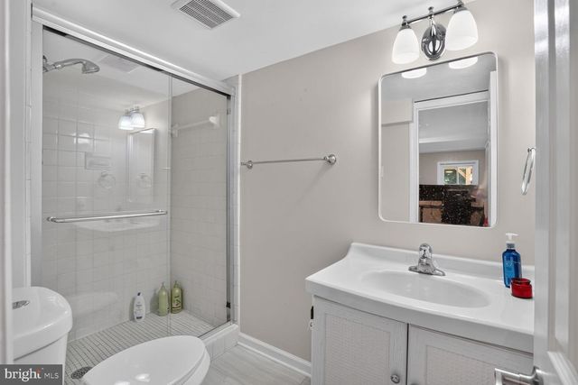 5010 GAINSBOROUGH DR, Fairfax, VA 22032