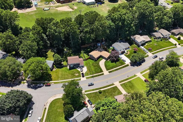 5010 GAINSBOROUGH DR, Fairfax, VA 22032