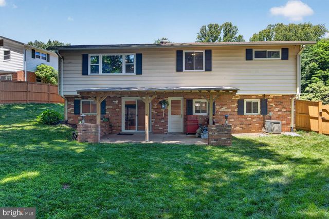 5010 GAINSBOROUGH DR, Fairfax, VA 22032