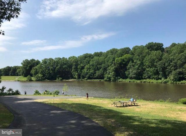 5010 GAINSBOROUGH DR, Fairfax, VA 22032