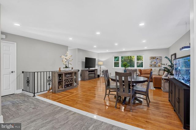 5010 GAINSBOROUGH DR, Fairfax, VA 22032