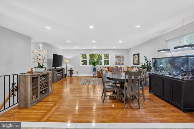 5010 GAINSBOROUGH DR, Fairfax, VA 22032