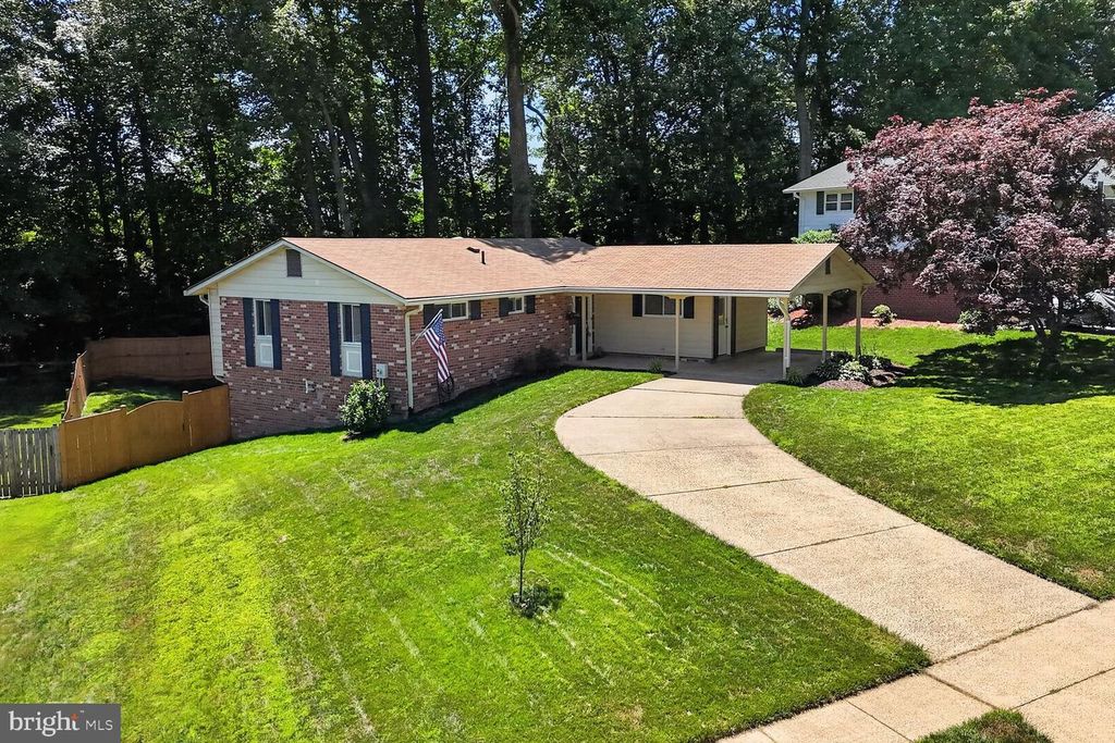 5010 GAINSBOROUGH DR, Fairfax, VA 22032