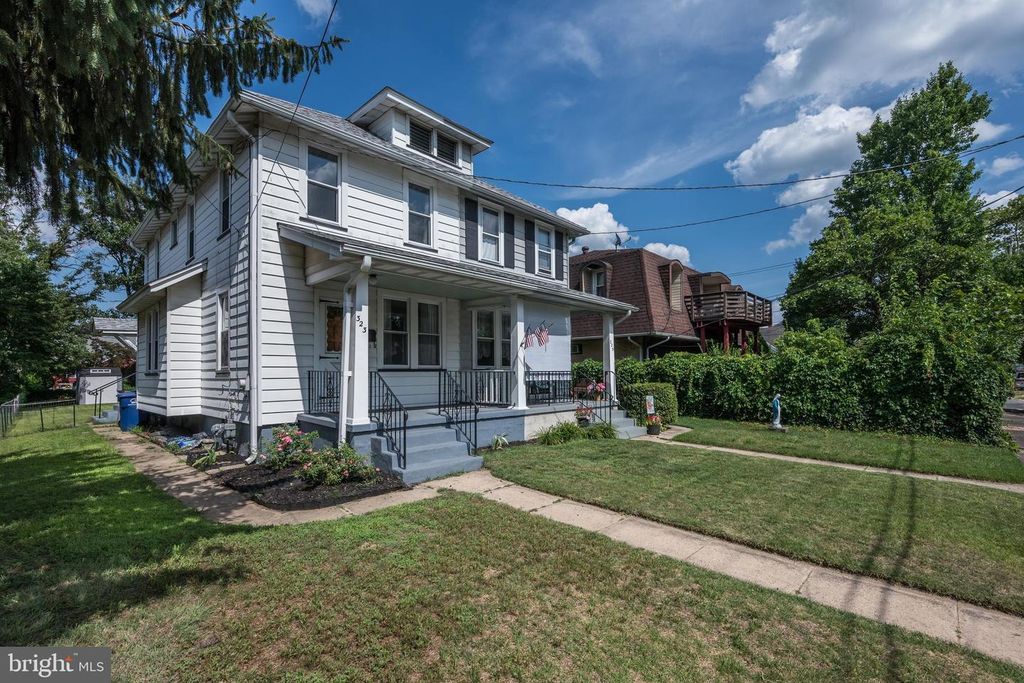 323 CLEVELAND AVE, Riverside, NJ 08075