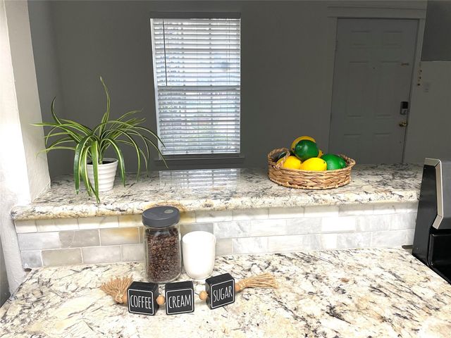 3224 Timmons Lane 163, Houston, TX 77027