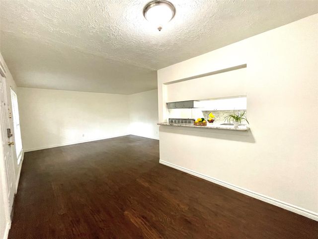 3224 Timmons Lane 163, Houston, TX 77027
