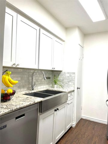 3224 Timmons Lane 163, Houston, TX 77027