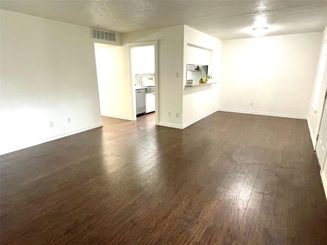 3224 Timmons Lane 163, Houston, TX 77027