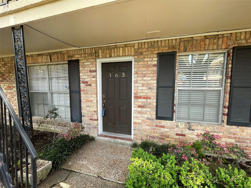 3224 Timmons Lane 163, Houston, TX 77027