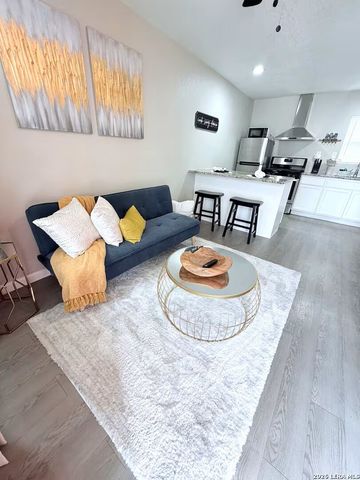 218 Natalen Ave Apt 6, San Antonio, TX 78209