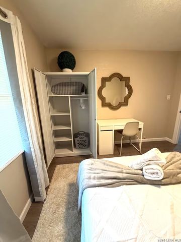 218 Natalen Ave Apt 6, San Antonio, TX 78209