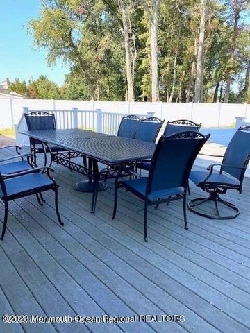 55 Heath Avenue, Oakhurst, NJ 07755