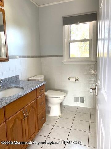 55 Heath Avenue, Oakhurst, NJ 07755