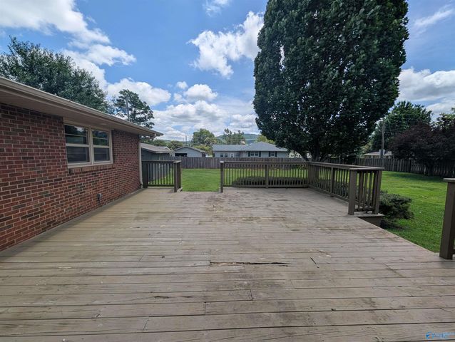 2100 Fairfax Street NE, Huntsville, AL 35811