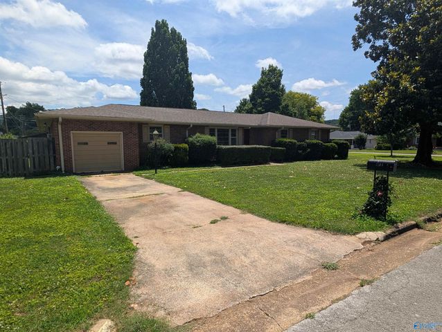 2100 Fairfax Street NE, Huntsville, AL 35811