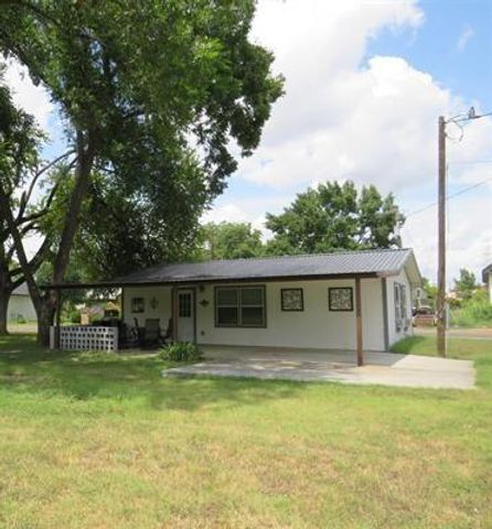 1615 Bluebonnet LN, Kingsland, TX 78639