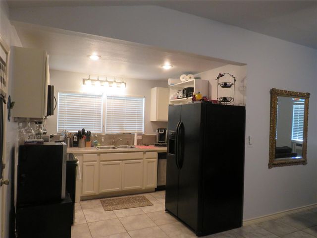 1615 Bluebonnet LN, Kingsland, TX 78639