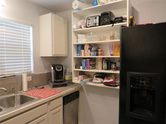 1615 Bluebonnet LN, Kingsland, TX 78639
