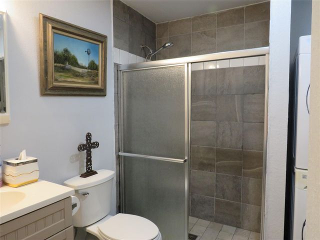 1615 Bluebonnet LN, Kingsland, TX 78639