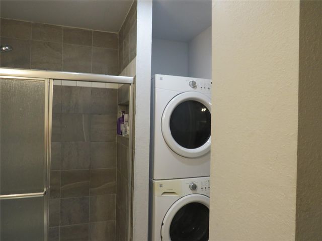 1615 Bluebonnet LN, Kingsland, TX 78639
