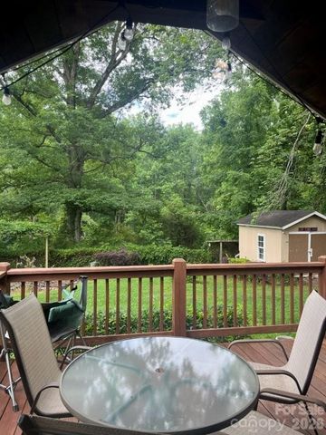 325 Ewbank Road, Etowah, NC 28729