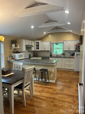 325 Ewbank Road, Etowah, NC 28729