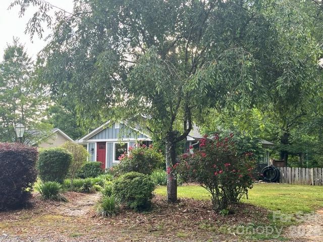 325 Ewbank Road, Etowah, NC 28729