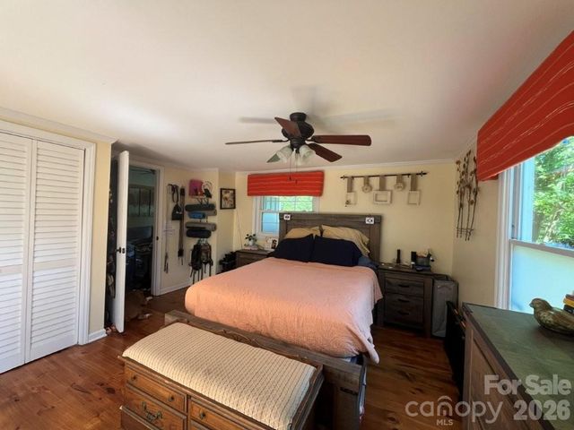 325 Ewbank Road, Etowah, NC 28729