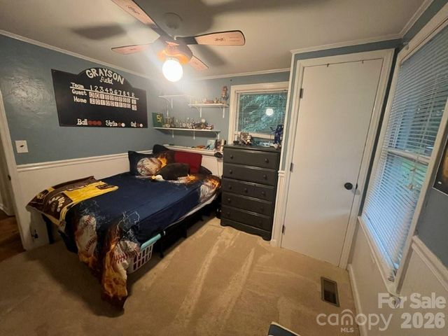 325 Ewbank Road, Etowah, NC 28729