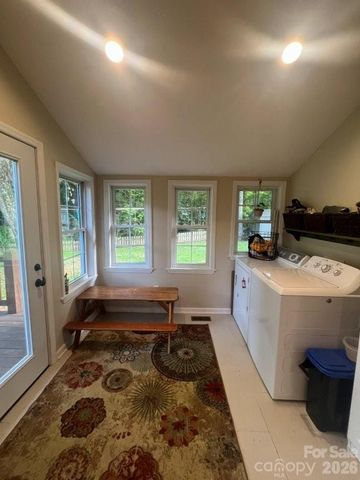 325 Ewbank Road, Etowah, NC 28729